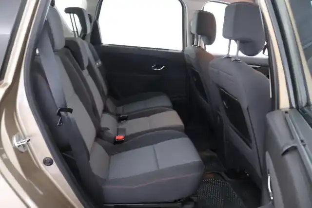 Beige Tila-auto, Renault Scenic – SYX-548