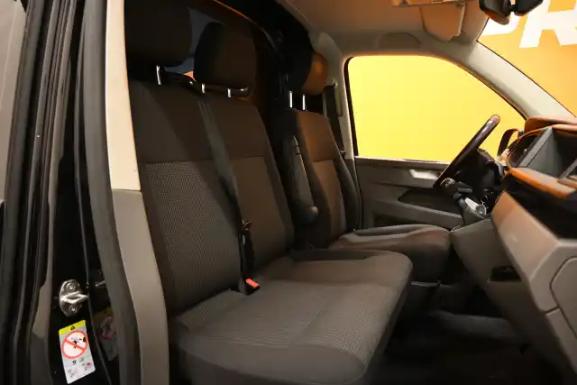 Musta Pakettiauto, Volkswagen Transporter – SYX-816