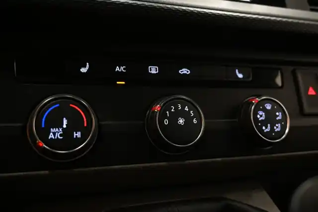 Musta Pakettiauto, Volkswagen Transporter – SYX-816