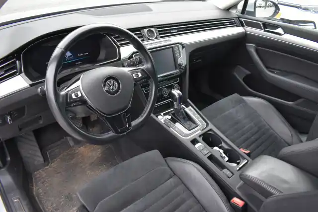 Hopea Farmari, Volkswagen Passat – SZA-161