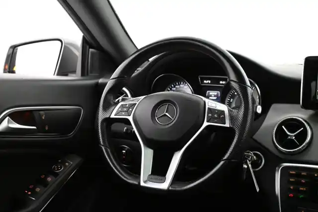 Harmaa Coupe, Mercedes-Benz CLA – SZA-175