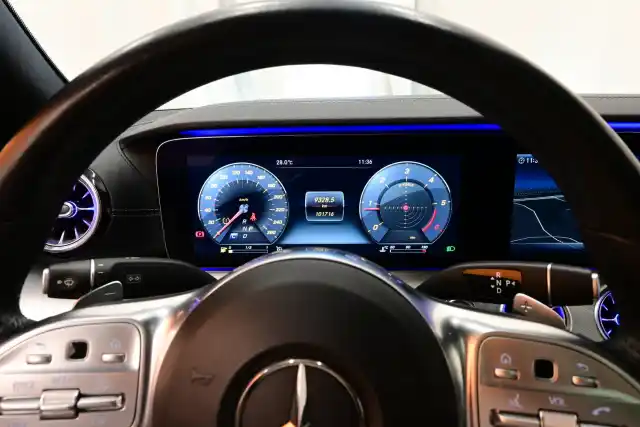 Musta Coupe, Mercedes-Benz E – SZA-202