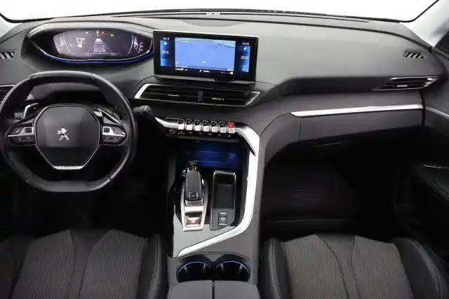 Ruskea Maastoauto, Peugeot 5008 – SZA-436