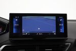 Ruskea Maastoauto, Peugeot 5008 – SZA-436, kuva 25