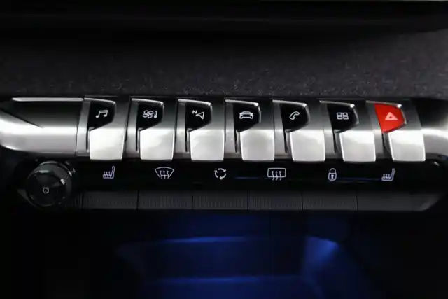 Ruskea Maastoauto, Peugeot 5008 – SZA-436