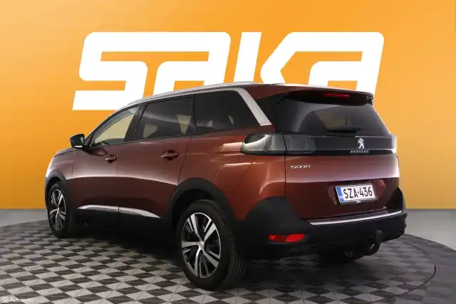 Ruskea Maastoauto, Peugeot 5008 – SZA-436