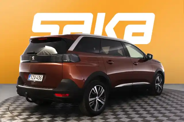 Ruskea Maastoauto, Peugeot 5008 – SZA-436