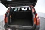 Ruskea Maastoauto, Peugeot 5008 – SZA-436, kuva 11