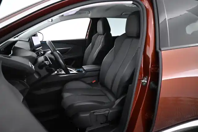 Ruskea Maastoauto, Peugeot 5008 – SZA-436