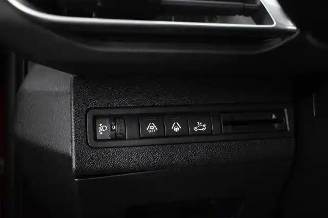 Ruskea Maastoauto, Peugeot 5008 – SZA-436