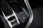 Ruskea Maastoauto, Peugeot 5008 – SZA-436, kuva 32
