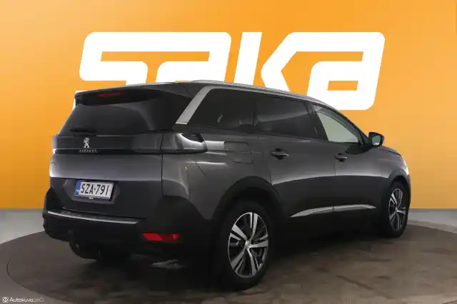 Harmaa Maastoauto, Peugeot 5008 – SZA-791