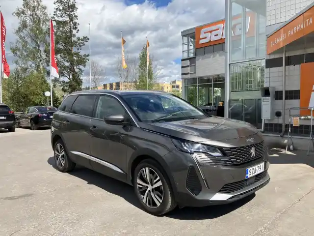 Harmaa Maastoauto, Peugeot 5008 – SZA-791