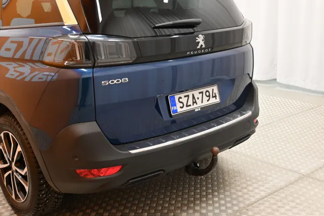 Sininen Maastoauto, Peugeot 5008 – SZA-794