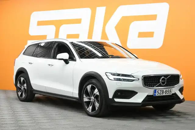 Valkoinen Farmari, Volvo V60 Cross Country – SZB-855