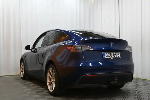 Sininen Maastoauto, Tesla Model Y – SZB-898