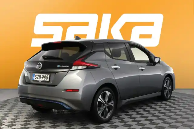 Harmaa Tila-auto, Nissan Leaf – SZB-988