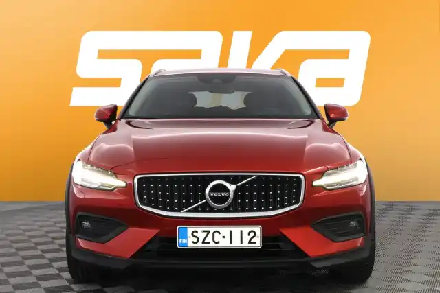 Punainen Farmari, Volvo V60 Cross Country – SZC-112