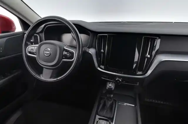 Punainen Farmari, Volvo V60 Cross Country – SZC-112