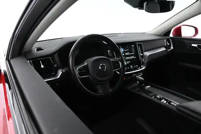 Punainen Farmari, Volvo V60 Cross Country – SZC-112