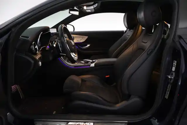 Sininen Coupe, Mercedes-Benz C 43 AMG – SZC-747