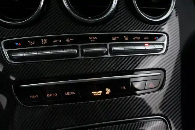 Sininen Coupe, Mercedes-Benz C 43 AMG – SZC-747