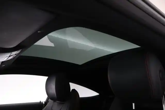 Sininen Coupe, Mercedes-Benz C 43 AMG – SZC-747