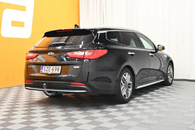 Musta Farmari, Kia Optima – SZE-698