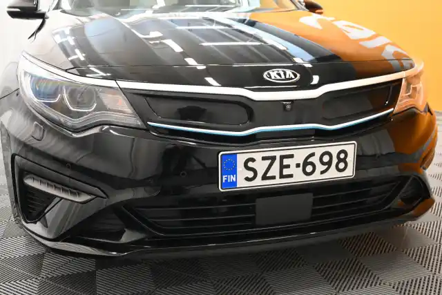 Musta Farmari, Kia Optima – SZE-698