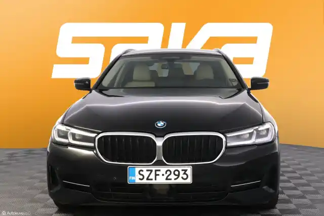 Musta Farmari, BMW 530 – SZF-293