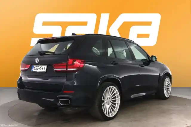 Musta Maastoauto, BMW X5 – SZF-511