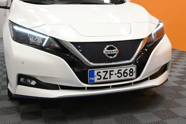 Valkoinen Viistoperä, Nissan Leaf – SZF-568