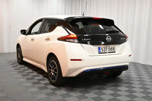 Valkoinen Viistoperä, Nissan Leaf – SZF-568