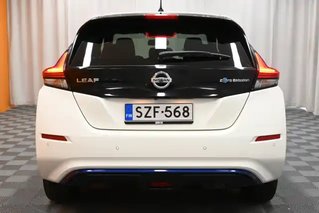 Valkoinen Viistoperä, Nissan Leaf – SZF-568