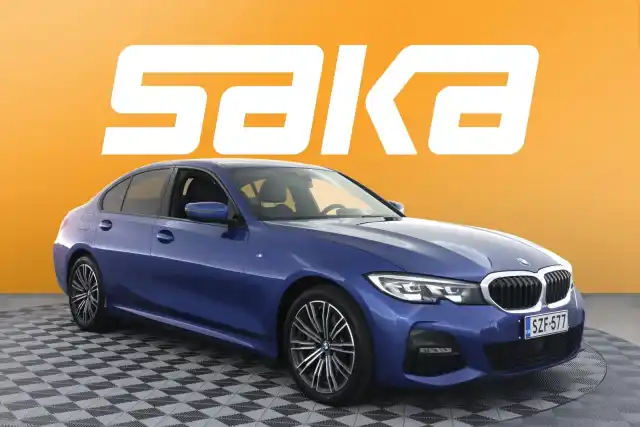 Sininen Sedan, BMW 330 – SZF-577