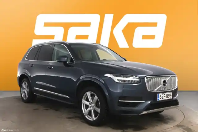 Sininen Maastoauto, Volvo XC90 – SZF-896