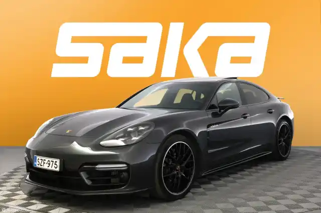 Harmaa Sedan, Porsche Panamera – SZF-975