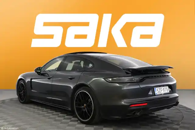 Harmaa Sedan, Porsche Panamera – SZF-975
