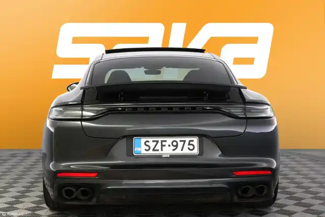 Harmaa Sedan, Porsche Panamera – SZF-975