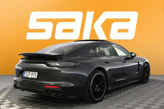 Harmaa Sedan, Porsche Panamera – SZF-975