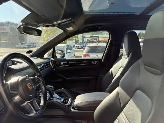 Valkoinen Farmari, Porsche Cayenne – SZF-982