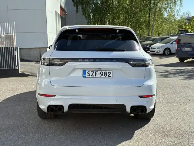 Valkoinen Farmari, Porsche Cayenne – SZF-982