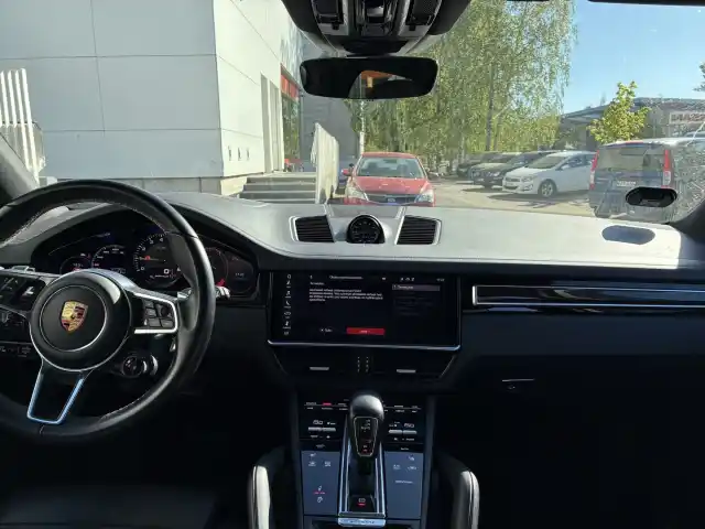 Valkoinen Farmari, Porsche Cayenne – SZF-982
