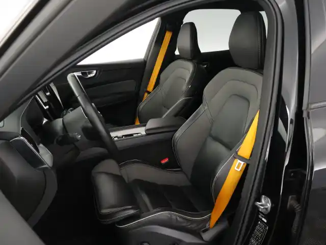 Musta Maastoauto, Volvo XC60 – SZG-313