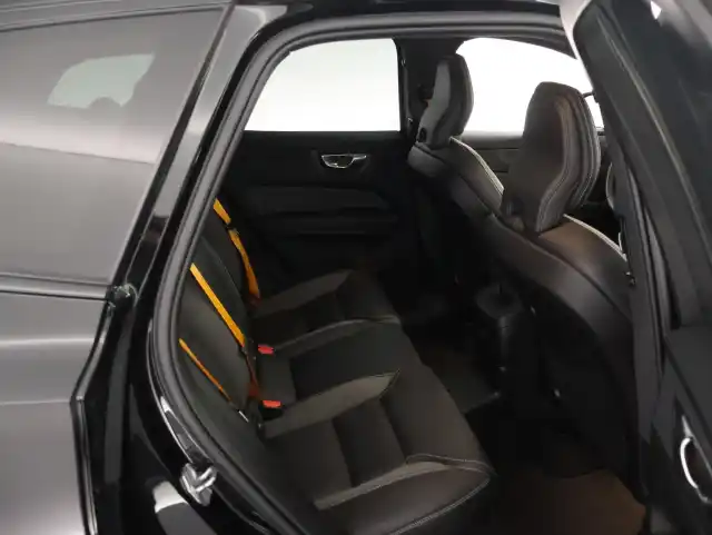 Musta Maastoauto, Volvo XC60 – SZG-313