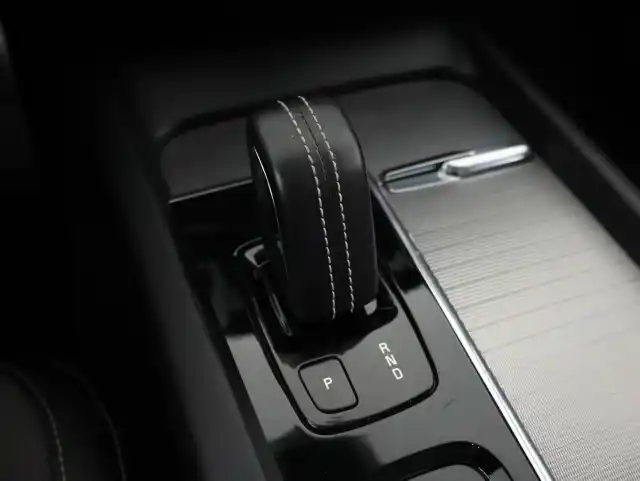 Musta Maastoauto, Volvo XC60 – SZG-313
