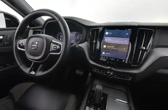 Musta Maastoauto, Volvo XC60 – SZG-313