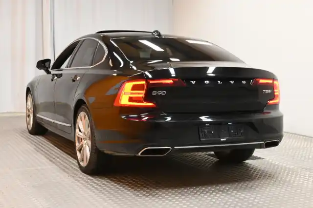 Musta Sedan, Volvo S90 – SZG-660