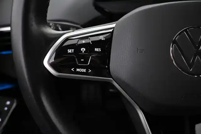 Harmaa Maastoauto, Volkswagen ID.4 – SZI-108