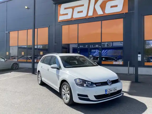 Valkoinen Farmari, Volkswagen GOLF – SZM-104